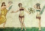 Le ragazze in bikini alla Villa del Casale a Piazza Armerina